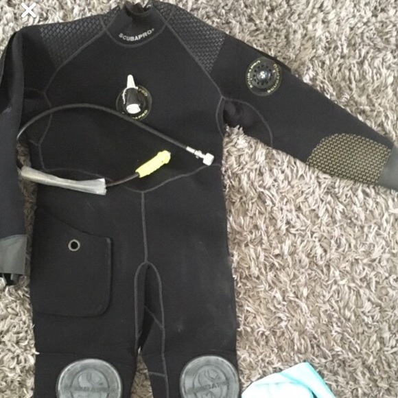 Brand new scubapro semi-dry suit - Picture 6 of 8